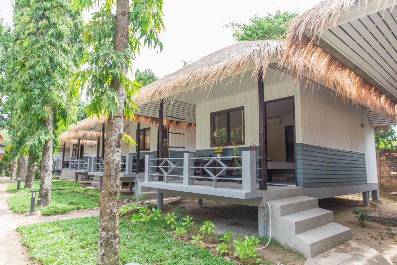 Adarin Beach Resort Menam-part Kültér fotó